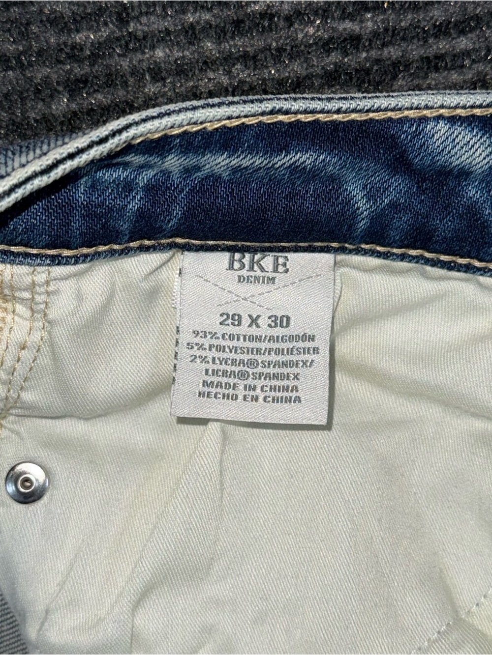 Buckle BKE Stella NWOT Slim Fit Low Rise Flare Stretch Jeans Distressed 29x30 - Picture 9 of 10